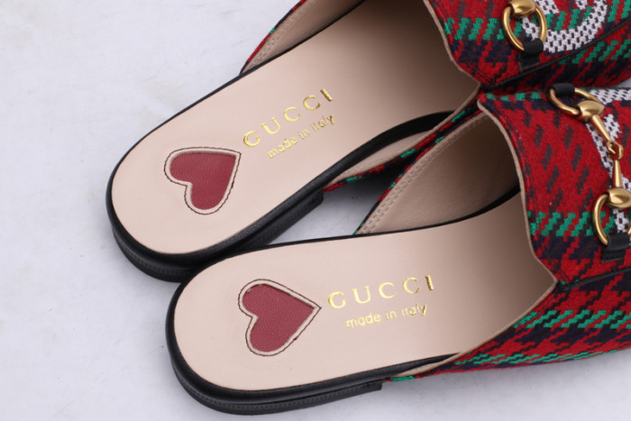 guc loafer