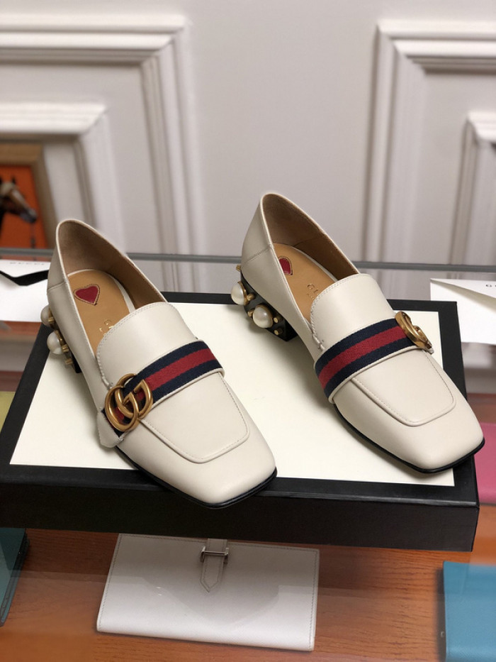 guc loafer