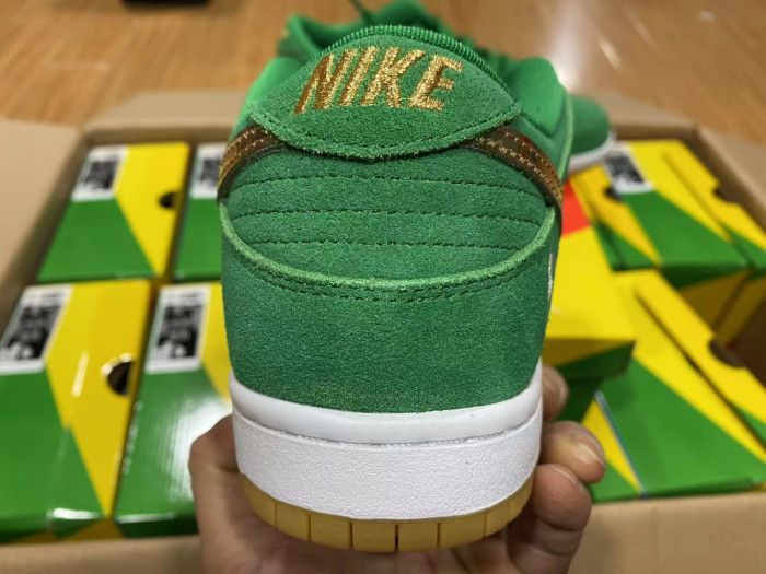 nike sb dunk low pro st. patrick