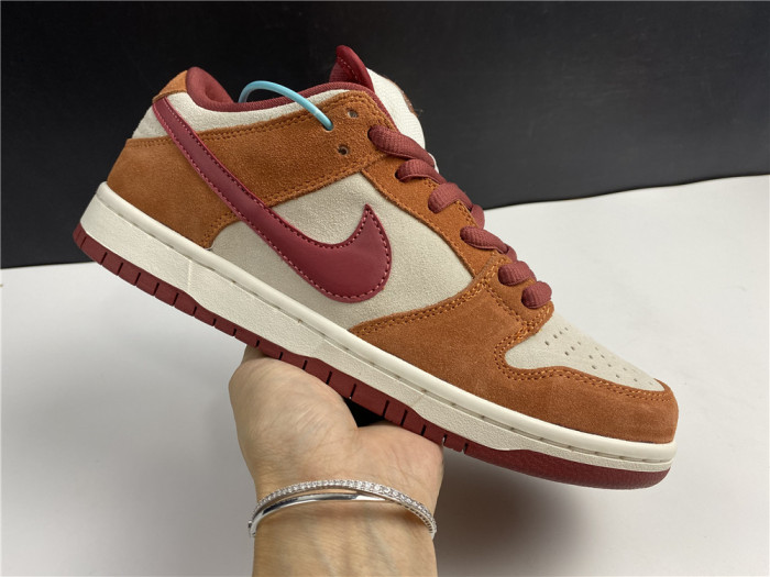 nike sb dunk low pro dark russet cedar bq6817-202