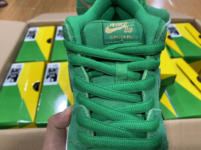nike sb dunk low pro st. patrick