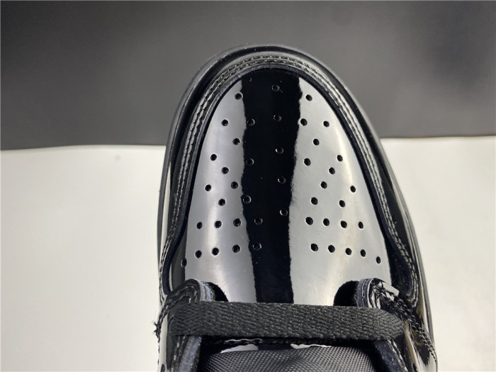 jordan 1 retro high black metallic gold (2020) 555088-032