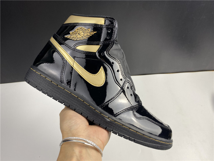 jordan 1 retro high black metallic gold (2020) 555088-032