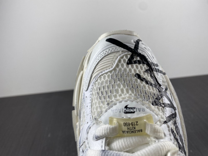 Balenciaga Runner Graffiti BCR024