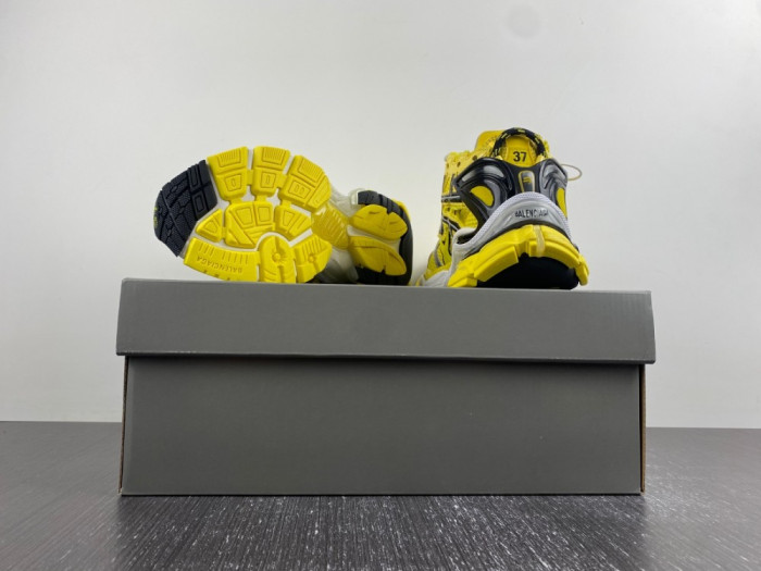 Ba*len*cia*ga runner yellow black 677402w2rd30510
