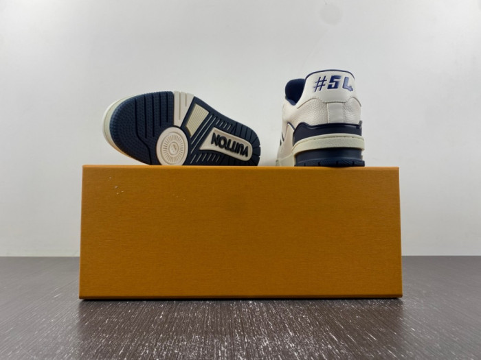 2023 l**is V*t*n lv trainer 25290