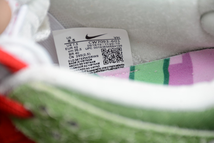 nike dunk low sb "strawberry cough" cw7093-601