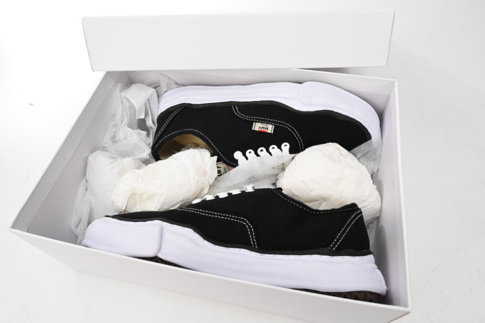 MIHARA YASUHIRO BLACK AND WHITE MY1