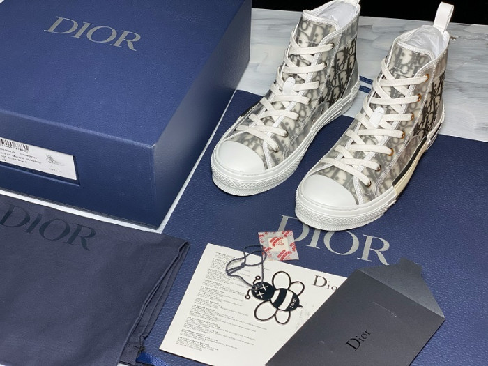 dr b23 homme kaws h903p164