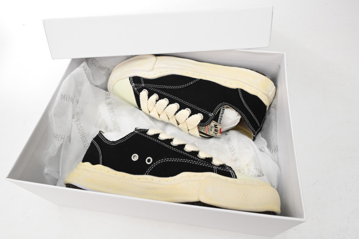 MIHARA YASUHIRO BLACK AND WHITE CHARACTERS MY7