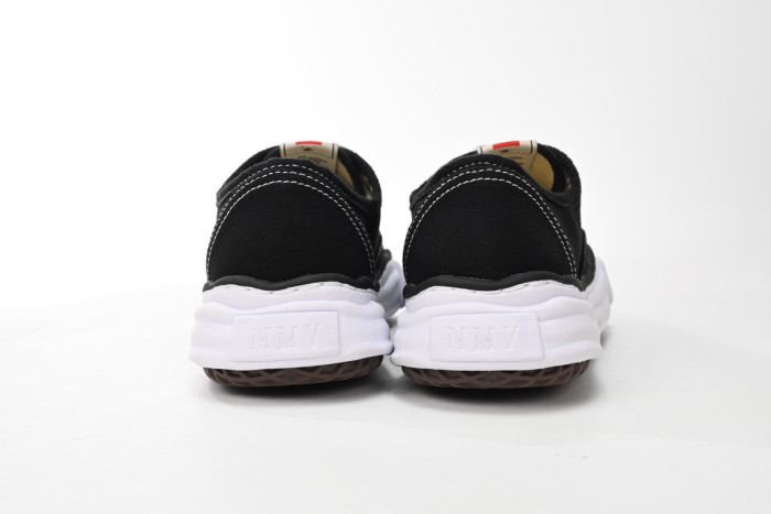 MIHARA YASUHIRO BLACK AND WHITE MY1