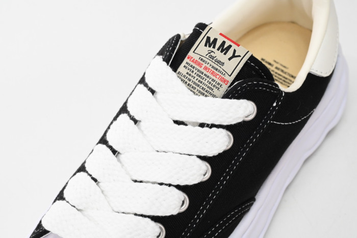 MIHARA YASUHIRO BLACK AND WHITE MY2