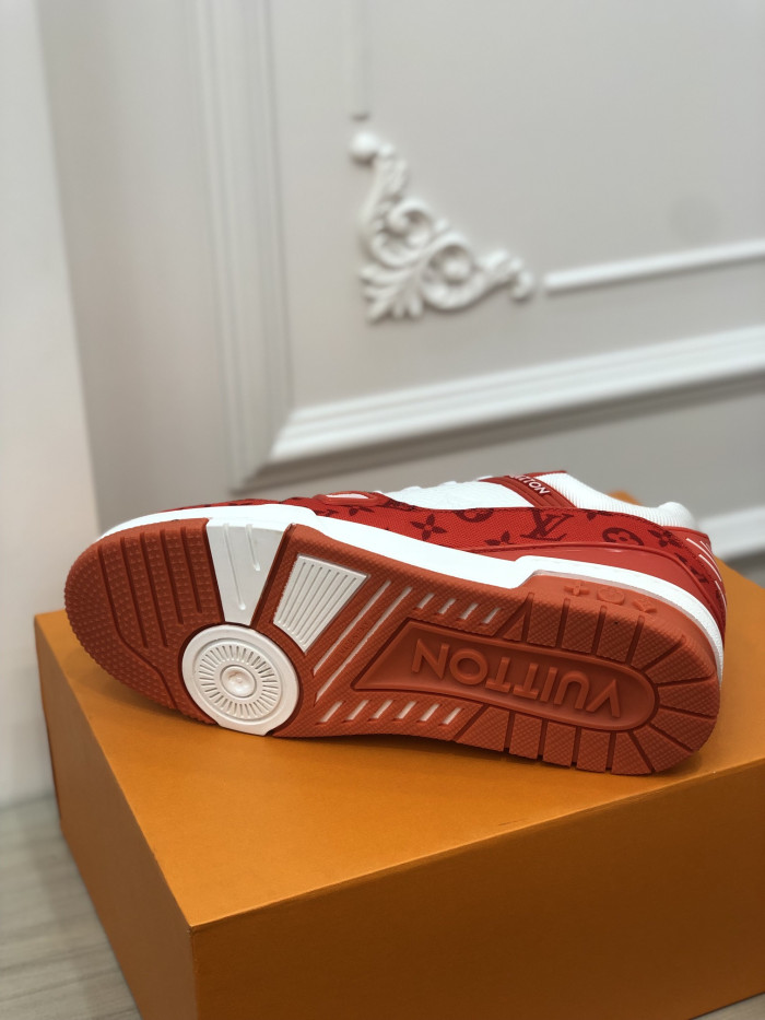 2022 l**is V*t*n lv trainer 2527